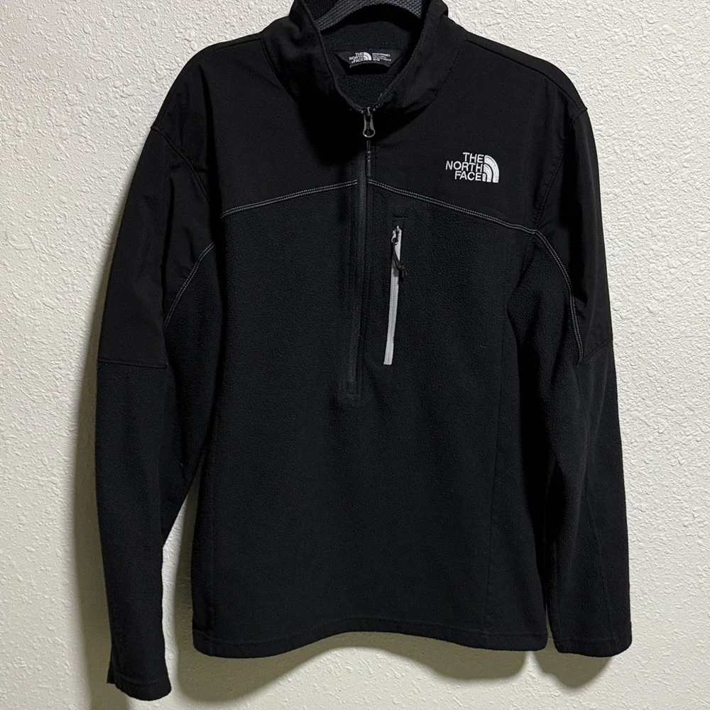 The North Face Mens Black Quarter Zip Fleece Pullover Jacket Medium Chest Pocket